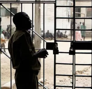 Gunmen attack Abolongo correctional facility in Oyo, set prisoners free