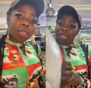 “Please don’t disgrace me”- Lady begs after she was caught stealing from a fabric store in Lagos Island (video)