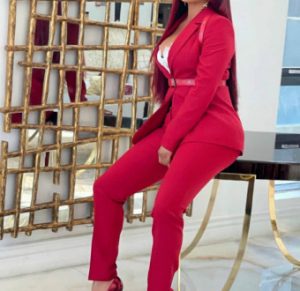 “There is a nasty bug going around. Everyone I know is sick”- Toke Makinwa reveals she has been ill with COVID19 symptoms but tested negative after carrying out six tests